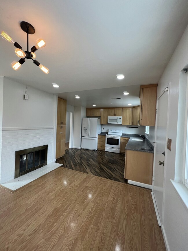 Photo - 40458 Landon Ave