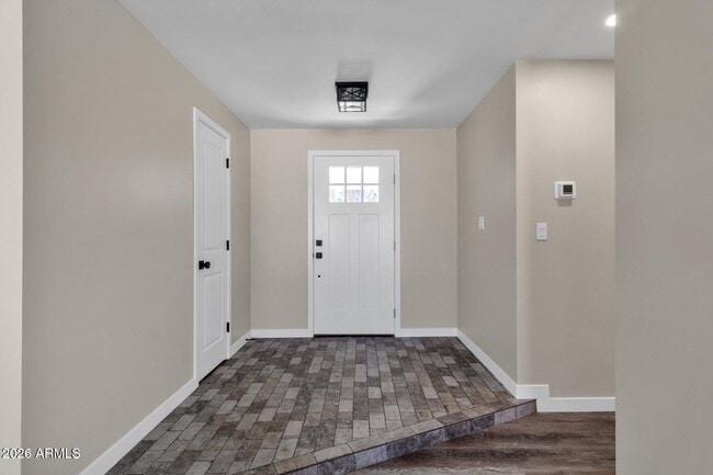1134 E Loyola Dr