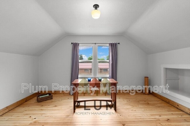 Photo - 208 Cedar St