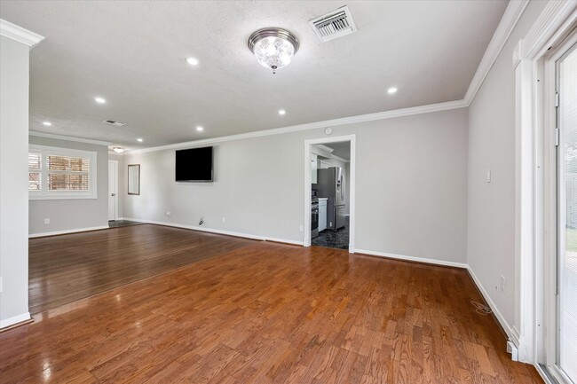 Photo - 2431 Willowby Dr