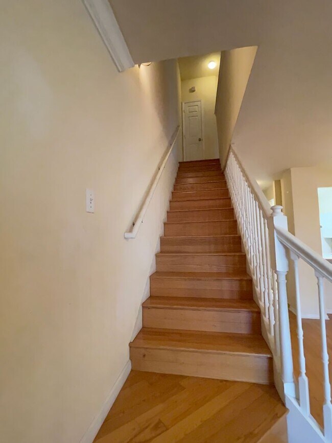 Photo - Beautiful 2 bedroom 2.5 bathroom townhome