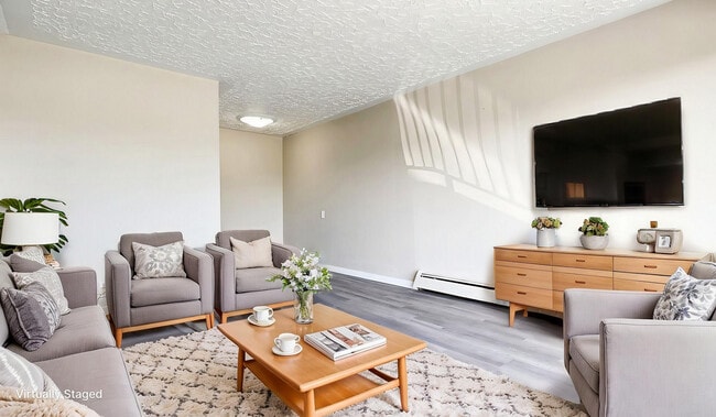 Building Photo - Queensway Place Apartments