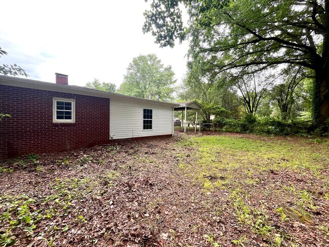 Photo - 105 Rhyne St