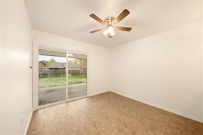 Photo - 3010 NE Lancaster Ln