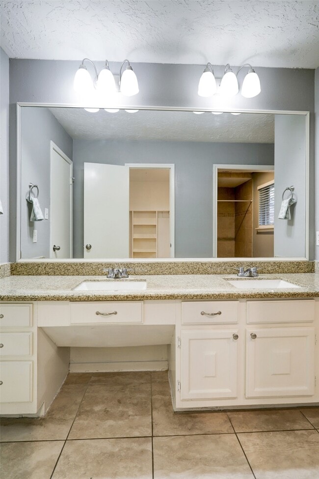 Photo - 12346 Huntington Venture Dr