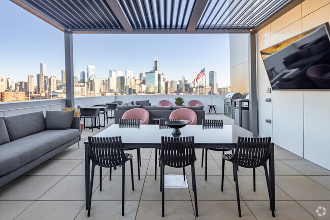 8th Floor Rooftop Deck