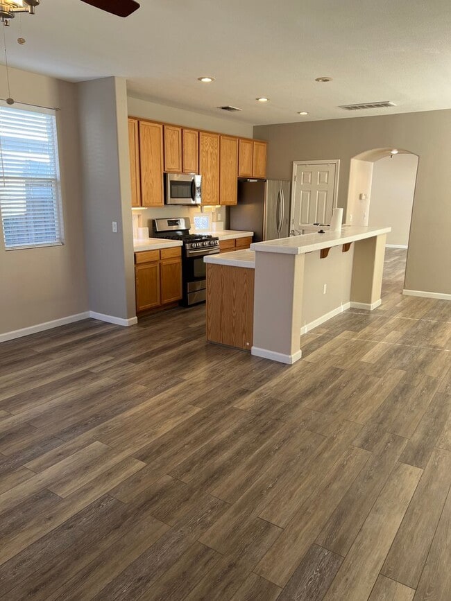 7485 Lorna Ln