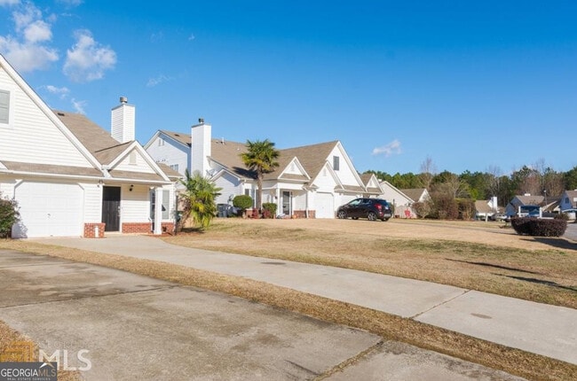 Photo - 145 Courtyard Dr