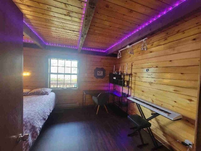 1235 W Navajo Ln