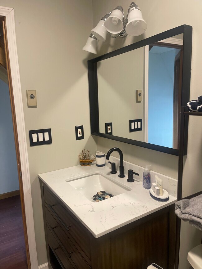 Photo - 69 Long St Unit 7