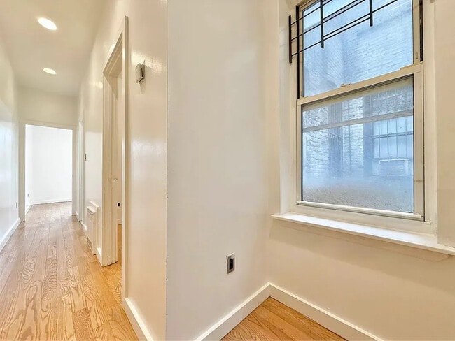 Photo - 225 Eldert St