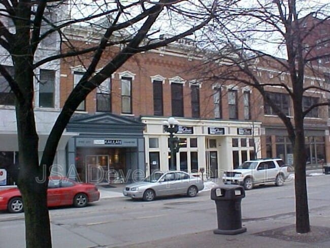 Photo - 220-224 E 4th St