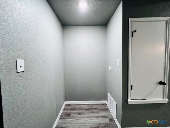 Photo - 1403 Natchez Trail