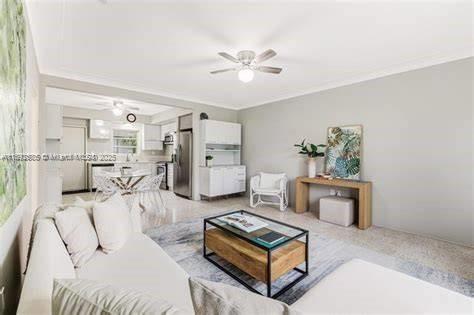 Building Photo - 260 SW 31st Ct Unit 1
