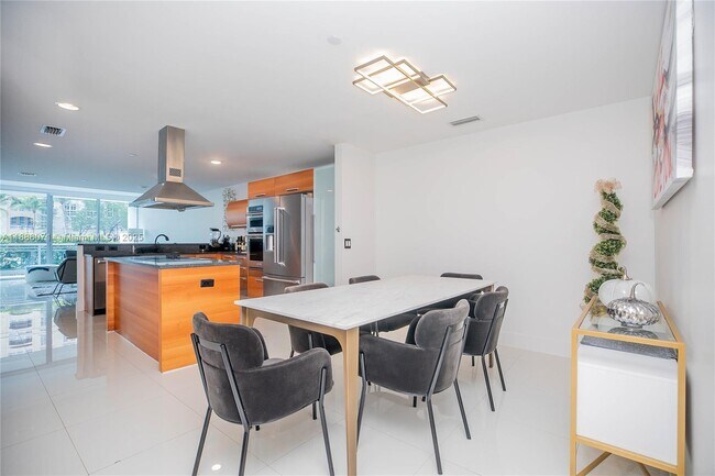 Photo - 2950 NE 188th St Unidad 124