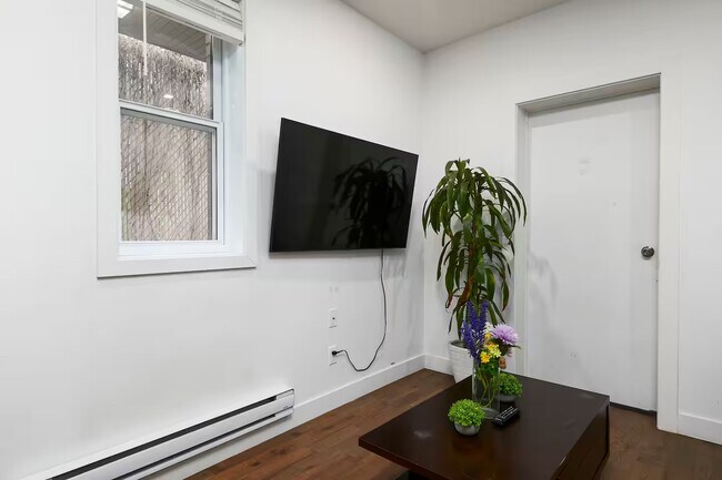 Photo - 3776 Rue De Bullion Unit 3776