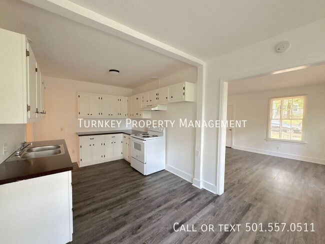 Photo - 5005 W 31st St
