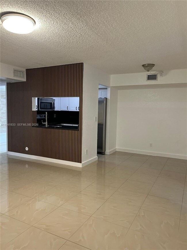 Photo - 10027 Winding Lake Rd Unit 103