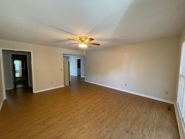 Photo - 1402 Valleywood Dr Apartment Unit A