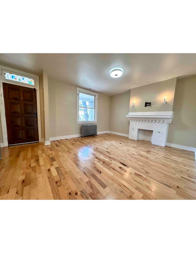 Photo - 182 W Larkspur St