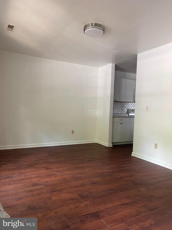 Photo - 113 Hartford Ct