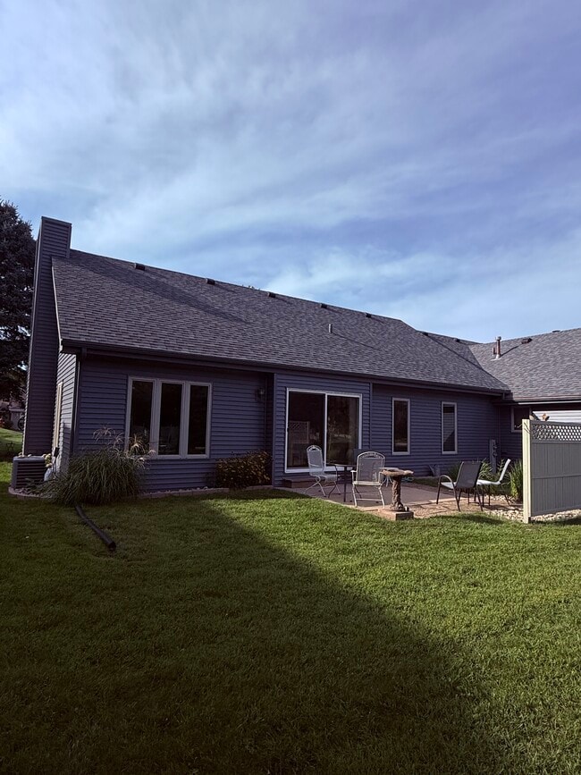 Photo - 204 Kirkstone Pl