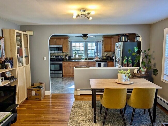 Photo - 115 Everett St Unidad 1 Rental