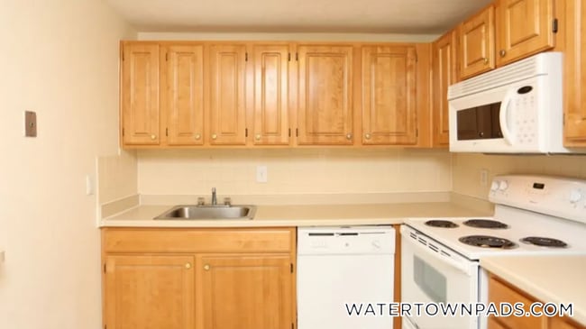 Building Photo - 16 Whites Ave