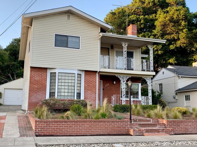 Coming soon! Spacious 4br / 2ba with bonus... - Coming soon! Spacious 4br / 2ba with bonus... Casa