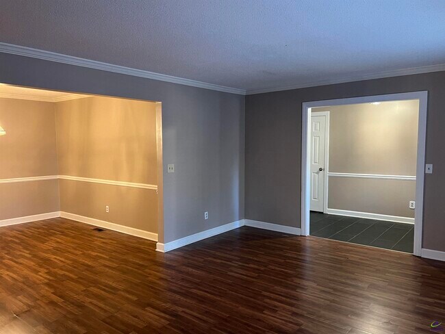 Photo - 115 Wedgewood Ct