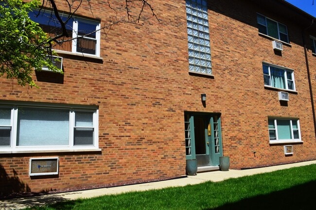 Building Photo - 214 S Oak Park Ave Unit 4