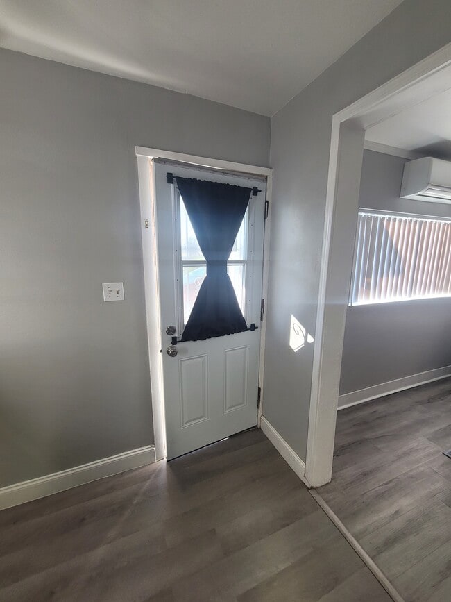 Photo - 4328 E Myrtle St