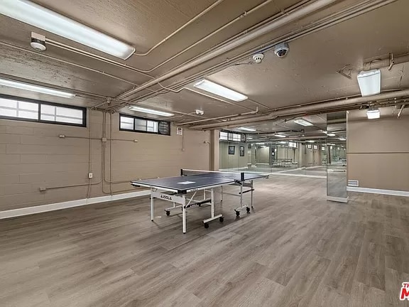 Photo - 10982 Roebling Ave Unidad 404