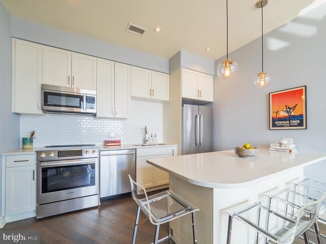 Photo - 2550 17th St NW Unit 613