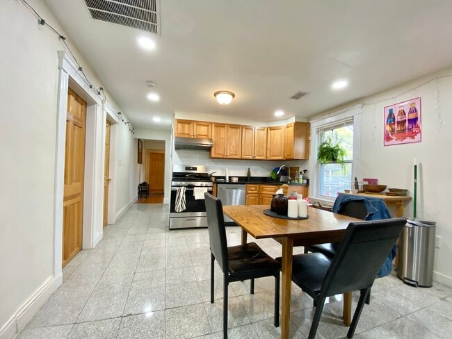 Photo - 12 Logan St Unidad 2