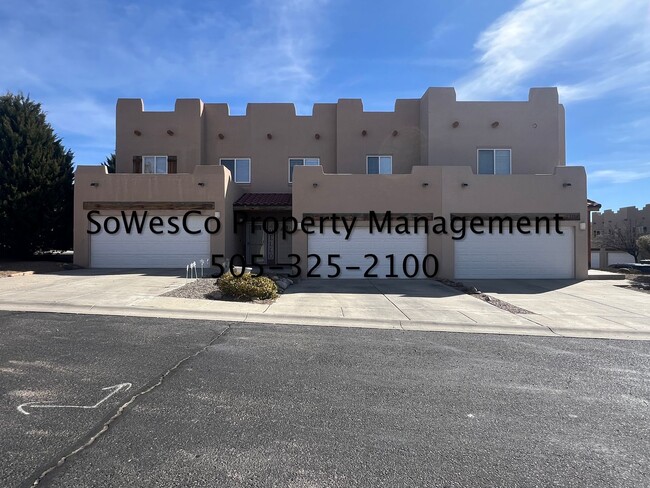 Building Photo - Beautiful 3 Bedroom Townhome in Central Farmington