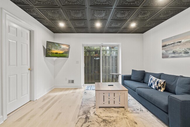 Photo - 20 Columbus Cir