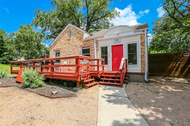 Building Photo - 308 E 32nd St Rental