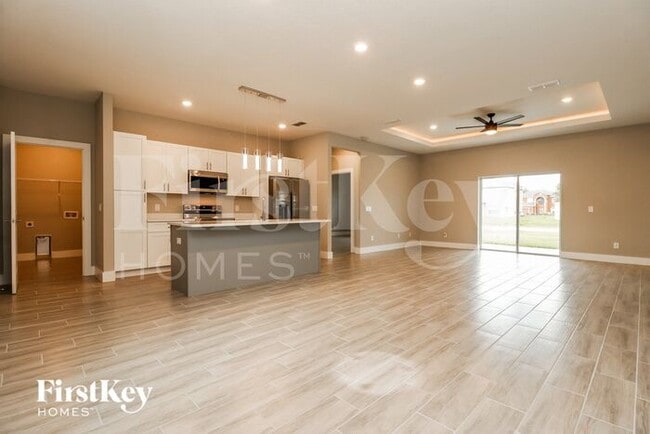 Photo - 327 Churchill Ct