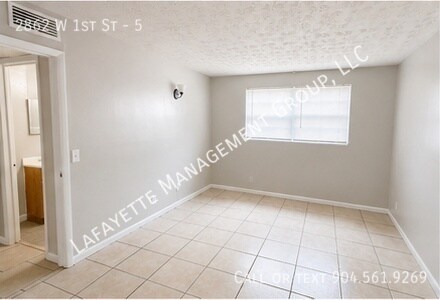 Photo - 2862 W 1st St Unit 5