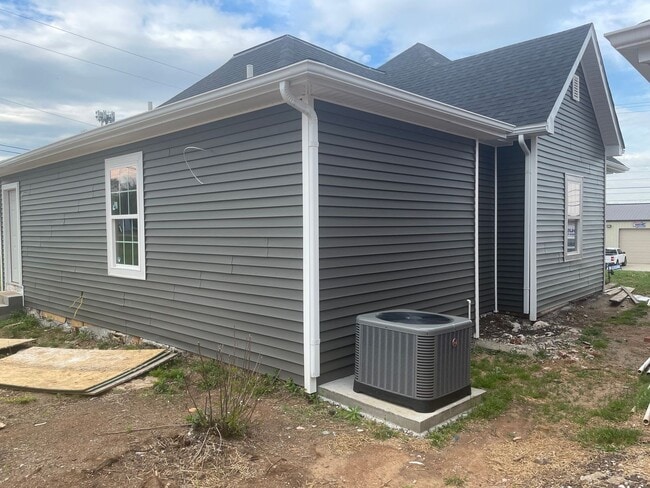 Photo - 139 W 10th Ave