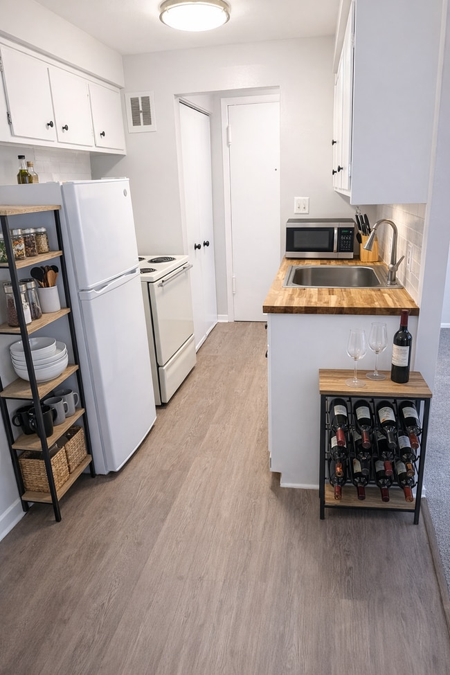 Freelander Apartments