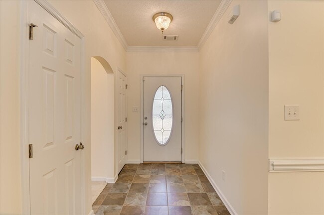 Photo - 443 Surrey Park Dr SE