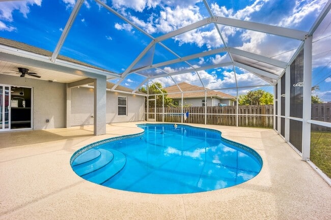 Photo - 2544 SW Deckard St