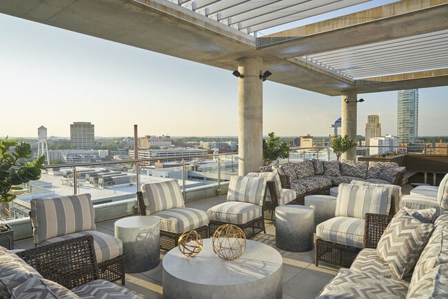 Sky Lounge