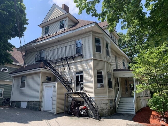 Building Photo - 582 Cambridge St Unit 3 Rental