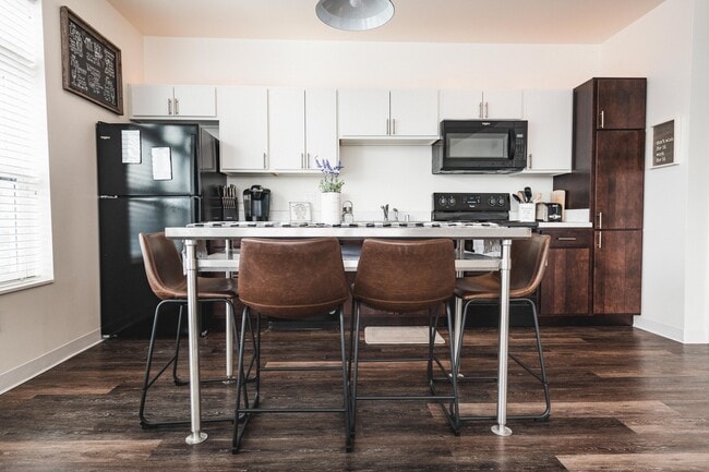 Ruxton Apartments