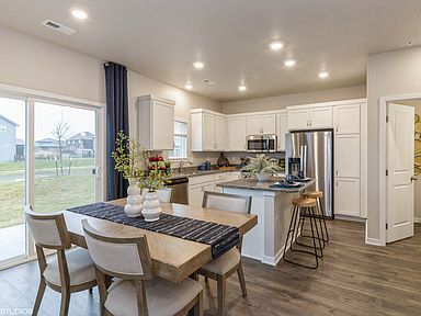 Photo - 856 NE Larkspur Ave