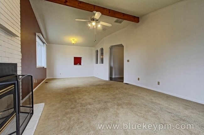 Photo - 3 Bed, 2 Bath home in Milwaukie