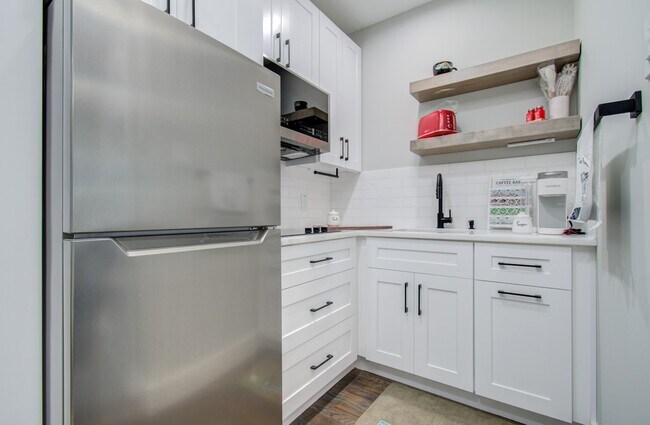 Photo - 1318 Cleburne St Unit 2B
